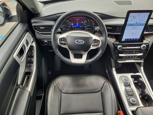 Certified 2024 Ford Explorer Limited w/ Limited Technology Package AWD/4WD image 13