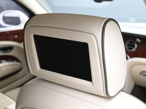 Used 2016 Bentley Mulsanne Speed image 11