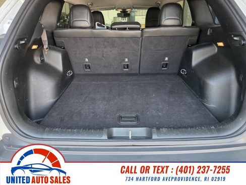 Used 2019 Jeep Cherokee Limited AWD/4WD image 11