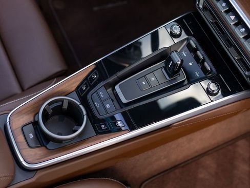 Used 2020 Porsche 911 Carrera 4S w/ Sport Package image 36