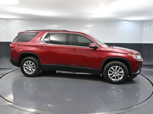 Used 2021 Chevrolet Traverse LT FWD image 3