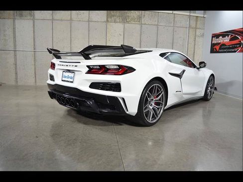 Used 2024 Chevrolet Corvette Z06 w/ Stealth Interior Trim Package RWD image 8