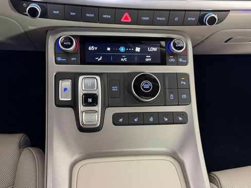 Used 2025 Hyundai Palisade Calligraphy image 17