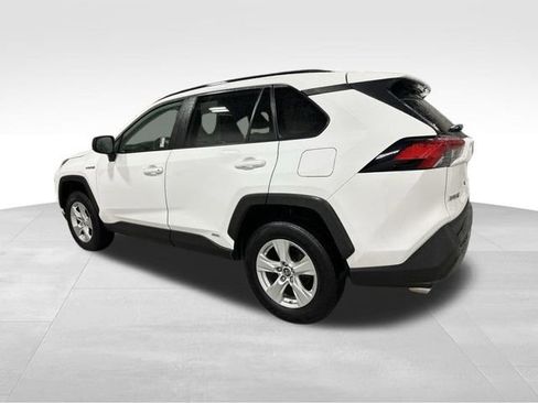 Used 2019 Toyota RAV4 LE w/ Carpet Mat Package AWD/4WD image 10