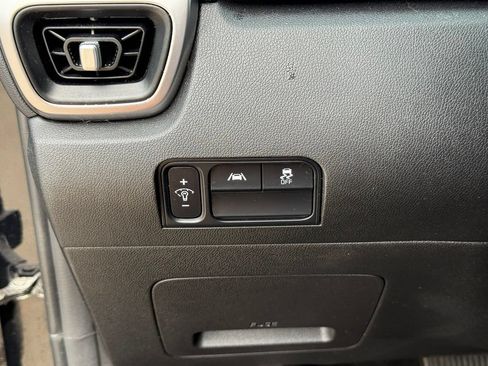 Used 2022 Kia Sorento S FWD image 18