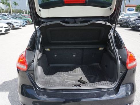 Used 2018 Ford Focus SE w/ Interior Protection Package FWD image 12