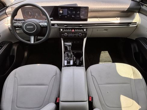 Used 2025 Hyundai Tucson SE FWD image 10