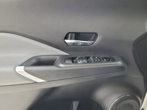 Used 2023 Nissan Kicks SR w/ SR Premium Package FWD image 27