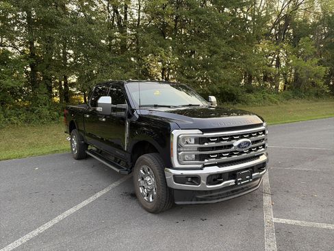 Used 2025 Ford F250 Lariat w/ Chrome Package AWD/4WD image 3
