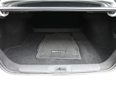 Used 2024 Nissan Sentra SR FWD image 16
