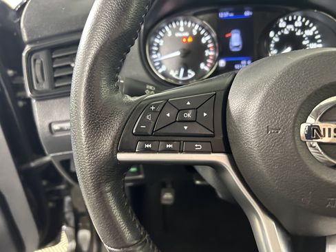 Used 2020 Nissan Rogue SV AWD/4WD image 13