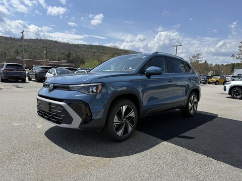 New 2026 Volkswagen Taos SE AWD/4WD image 7