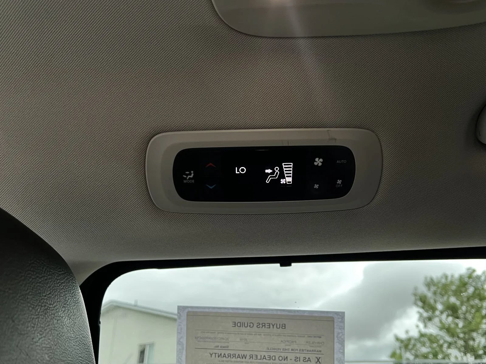 Used 2019 Chrysler Pacifica Touring-L FWD image 39