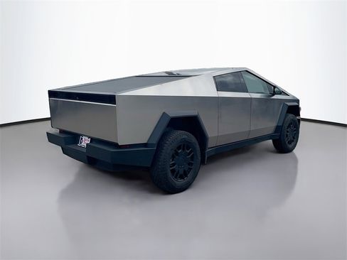 Used 2024 Tesla Cybertruck AWD Crew Cab image 7