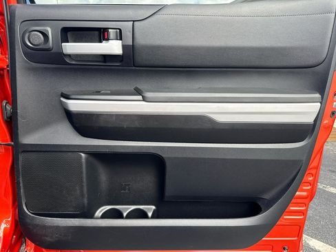 Used 2018 Toyota Tundra SR5 w/ SR5 Upgrade Package image 18