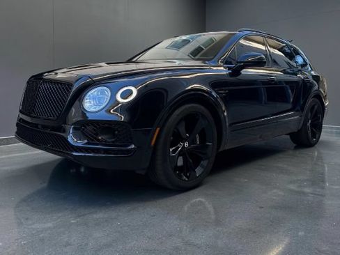 Used 2017 Bentley Bentayga AWD/4WD image 2