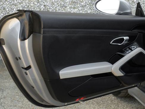 Used 2018 Porsche 718 Boxster image 40