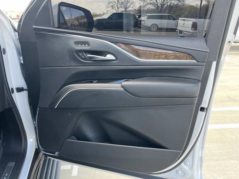Used 2024 Cadillac Escalade Premium Luxury Platinum image 24