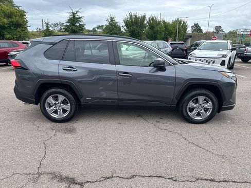 Used 2025 Toyota RAV4 LE AWD/4WD image 9