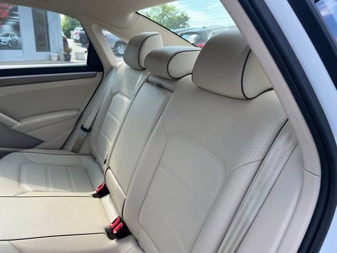 Used 2017 Volkswagen Passat 1.8T SE FWD image 17