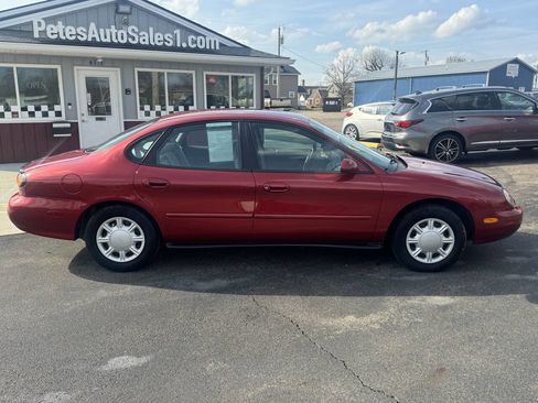 Used 1996 Ford Taurus GL image 13
