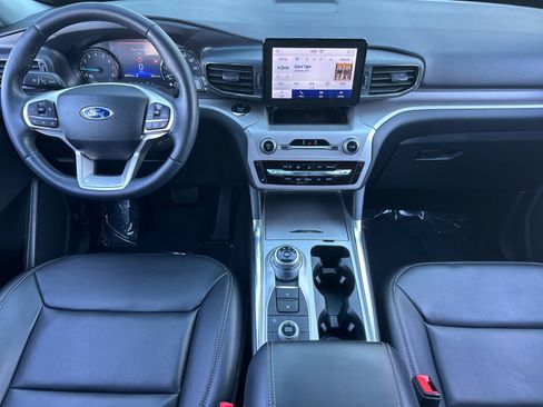 Used 2024 Ford Explorer XLT w/ Equipment Group 202A image 13