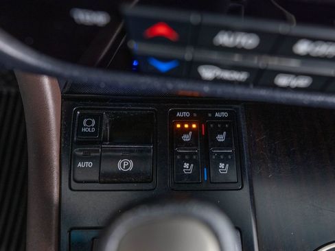 Used 2018 Lexus RX 350L Luxury image 44