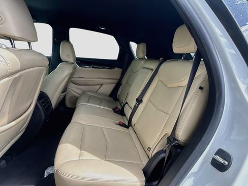 Used 2019 Cadillac XT5 FWD image 22