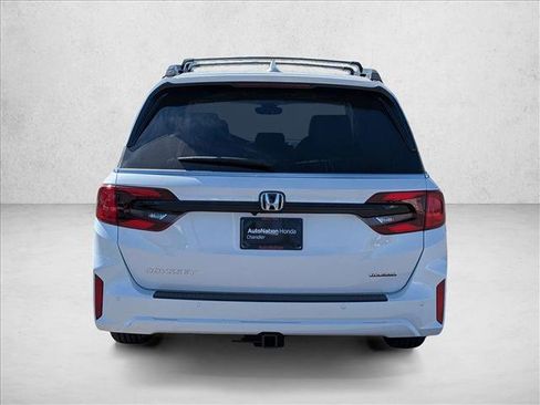 New 2026 Honda Odyssey Touring image 8