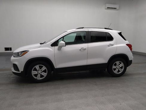 Used 2020 Chevrolet Trax LT w/ LT Convenience Package image 2