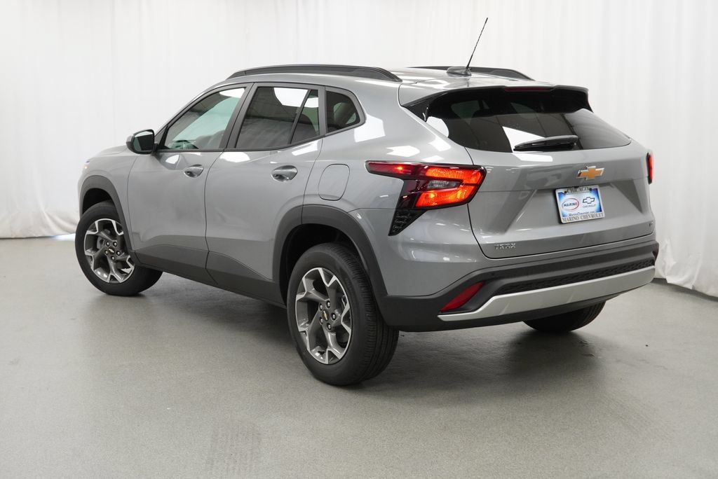 New 2026 Chevrolet Trax LT w/ Driver Confidence Package FWD image 5