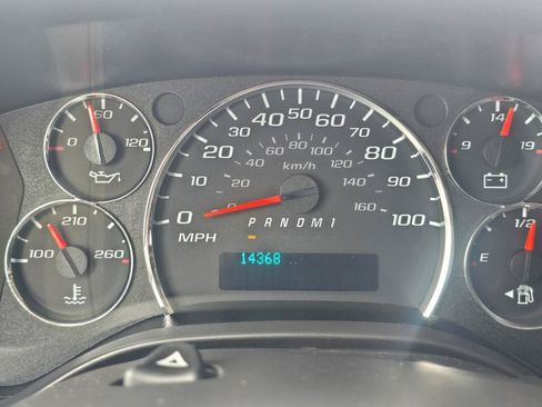 Used 2025 Chevrolet Express 2500 w/ Driver Convenience Package RWD image 8