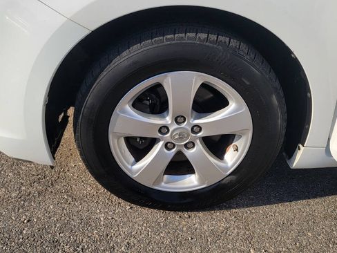 Used 2014 Toyota Sienna L FWD image 25
