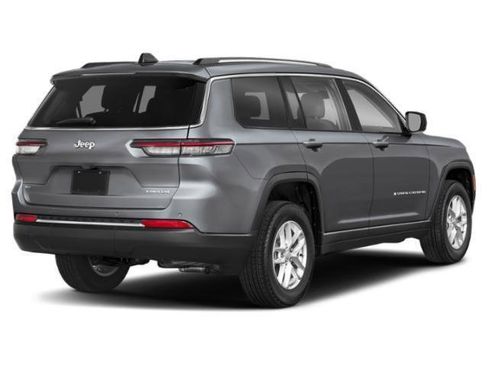 Certified 2024 Jeep Grand Cherokee L Altitude image 3