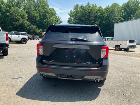 Used 2024 Ford Explorer XLT w/ Equipment Group 202A RWD image 6