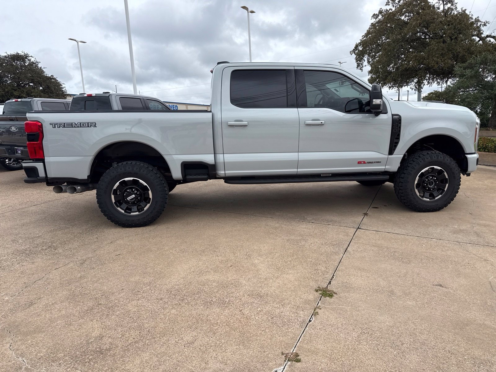 Used 2026 Ford F250 Lariat w/ Tremor Off-Road Package AWD/4WD image 8