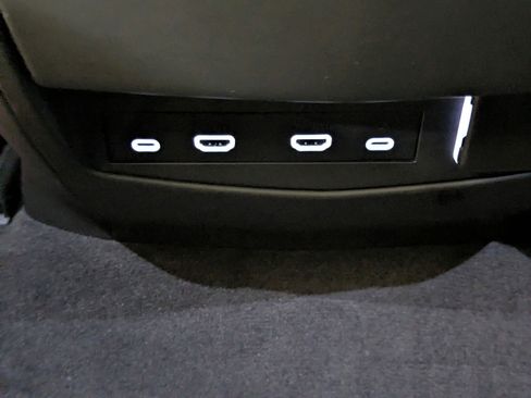 Certified 2022 Cadillac Escalade Sport Platinum w/ Heavy-Duty Trailer Package image 25