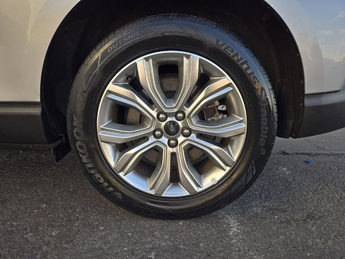 Used 2024 Ford Edge Titanium AWD/4WD image 10