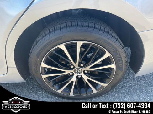Used 2021 Toyota Camry SE image 22