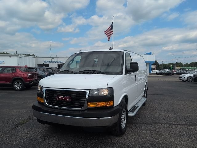 Used 2025 GMC Savana 2500 w/ Driver Convenience Package RWD image 2