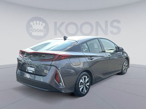 Used 2018 Toyota Prius Prime Premium FWD image 11