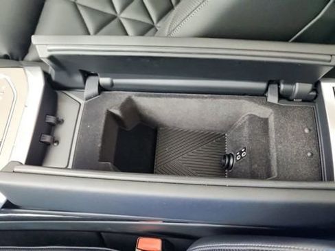 Used 2025 BMW 740i image 59