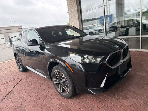 Used 2025 BMW X2 xDrive28i AWD/4WD image 2