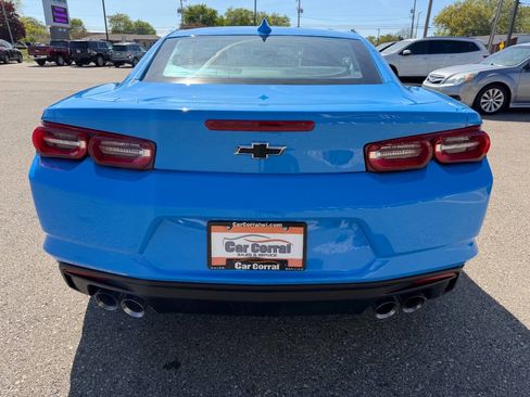 Used 2022 Chevrolet Camaro LT w/ Technology Package RWD image 5