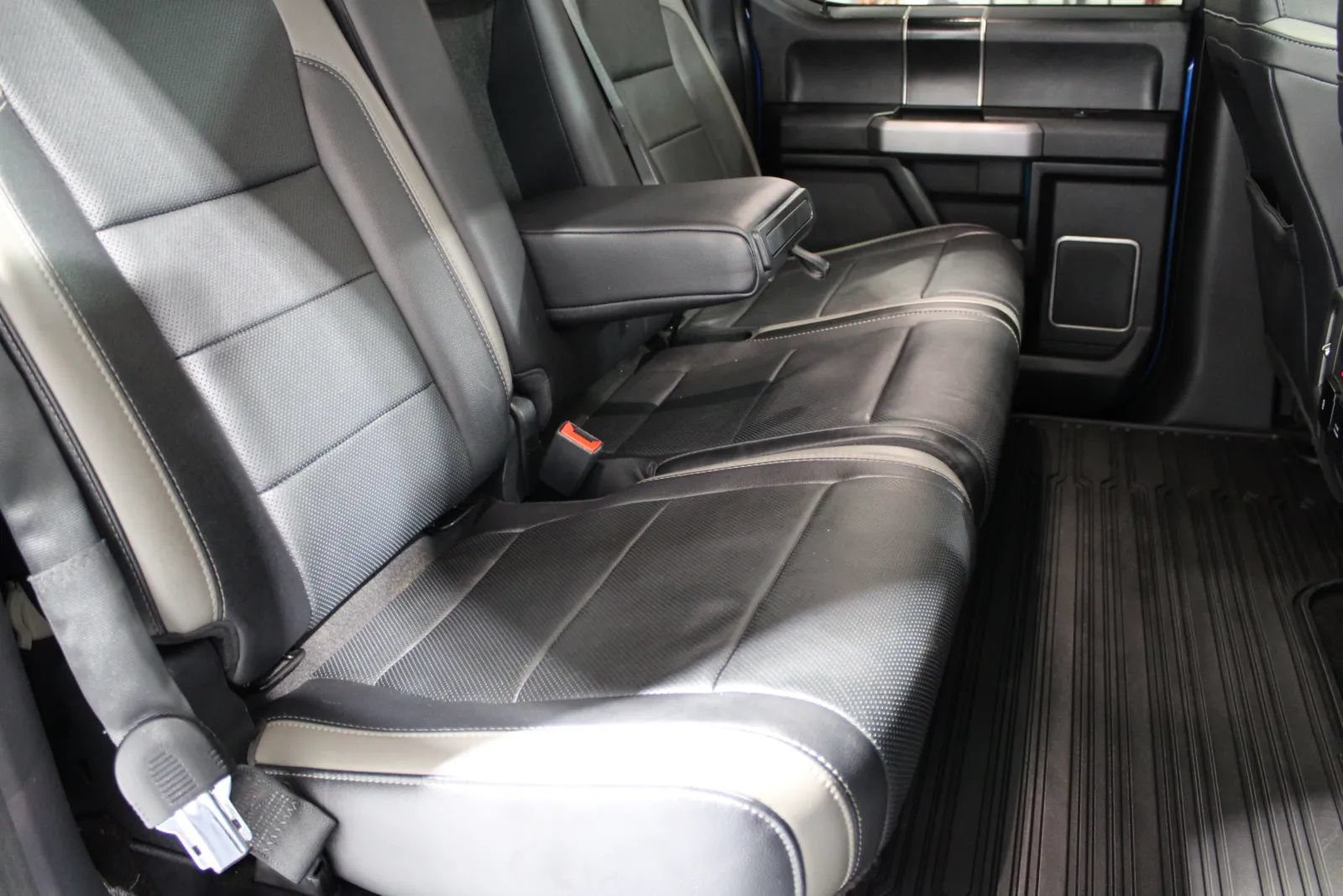 Used 2018 Ford F150 Raptor w/ Equipment Group 802A Luxury AWD/4WD image 55
