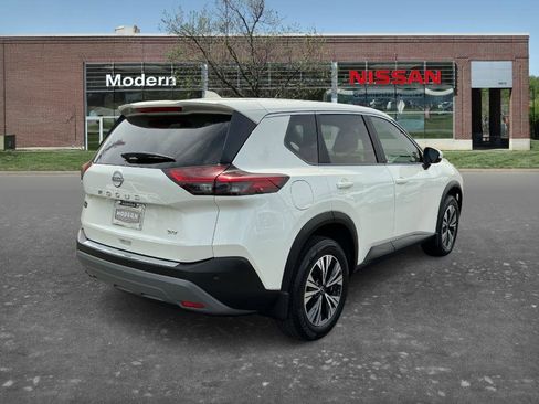 Certified 2023 Nissan Rogue SV image 4