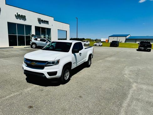 Used 2017 Chevrolet Colorado W/T RWD image 11