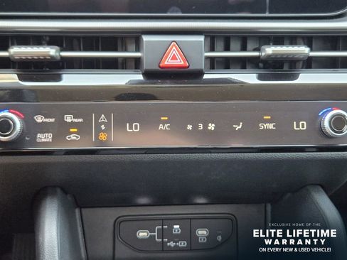 Used 2026 Kia Sportage EX FWD image 17