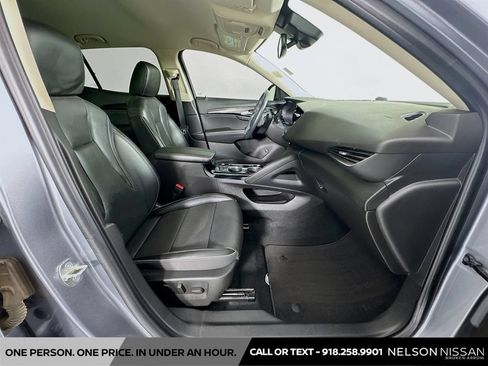 Used 2021 Buick Envision Essence FWD image 26