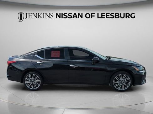 Used 2024 Nissan Altima 2.5 SL AWD/4WD image 2
